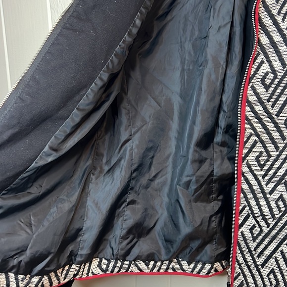 H&M black/white/red zippered jacket - Picture 6 of 9